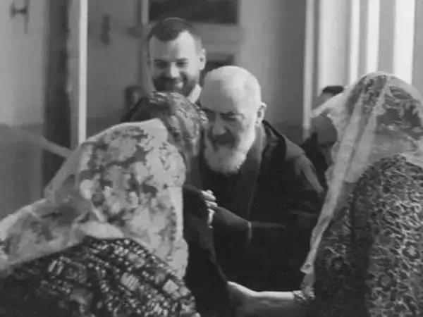 Padre Pio na luta pela modéstia