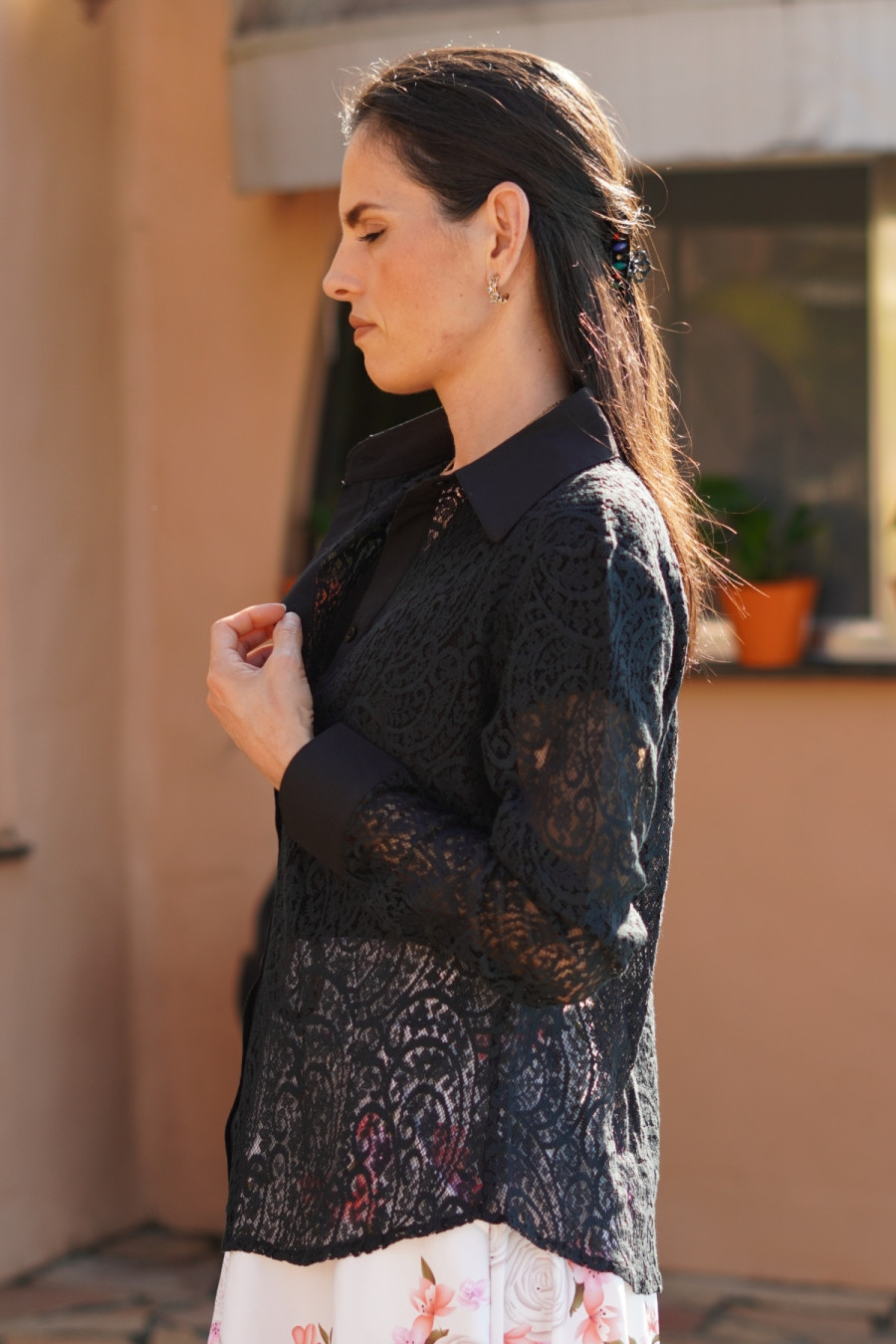 Blusa manga longa de renda preta