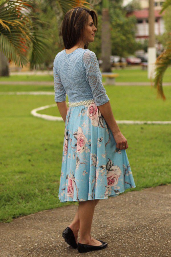 Vestido Manga Curta Floral Azul  Ideias fashion, Vestido casual