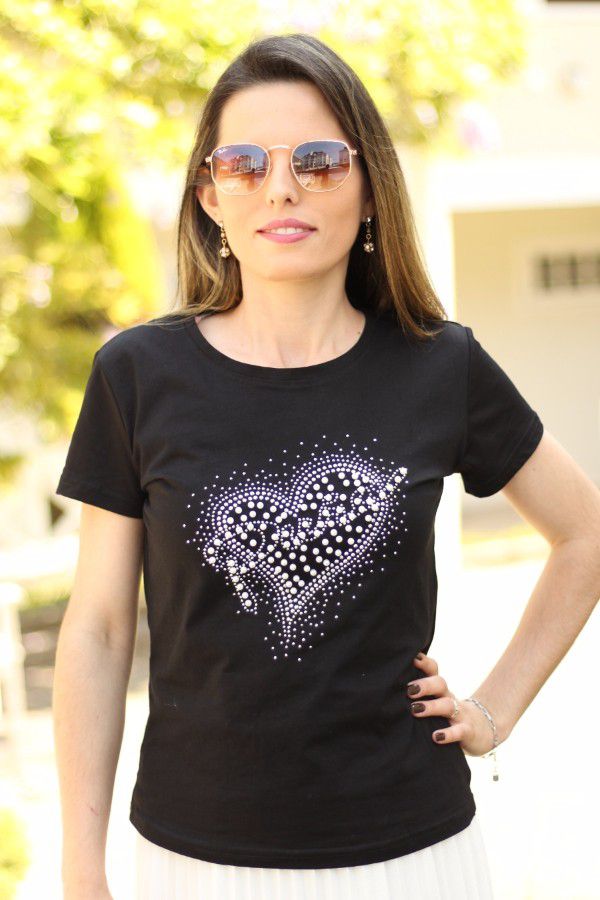 Blusa manga curta preta cora&ccedil;&atilde;o