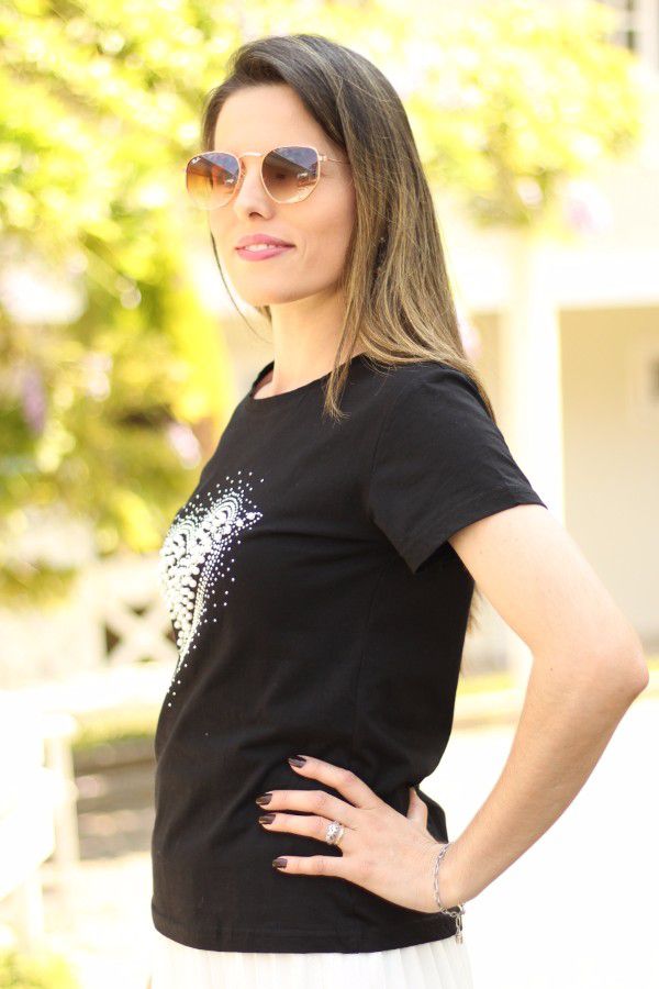 Blusa manga curta preta cora&ccedil;&atilde;o