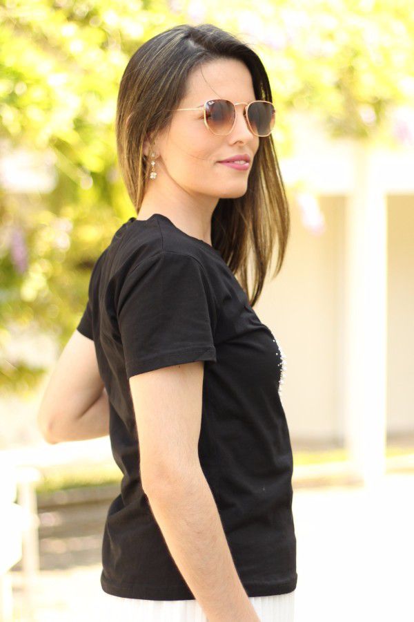 Blusa manga curta preta cora&ccedil;&atilde;o