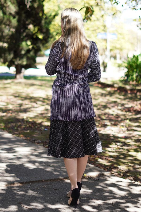 Cardigan alongado preto e branco