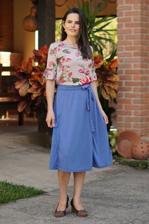 Saia midi evasê azul com laço