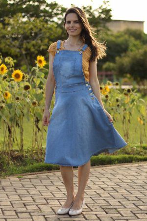 Jardineira jeans clara